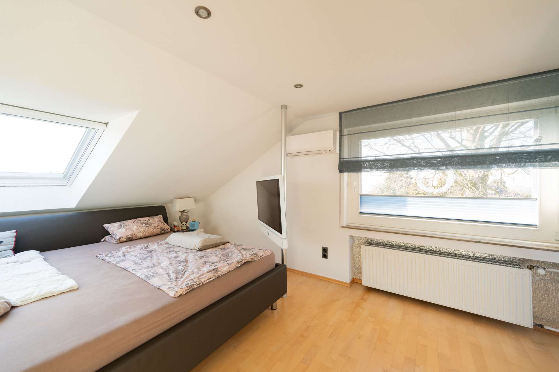 Schlafzimmer I OG