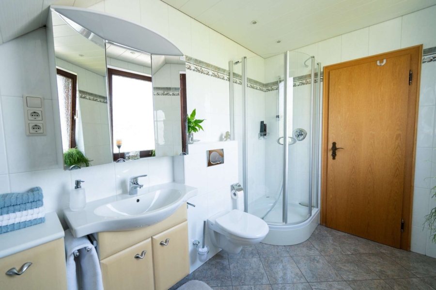 Badezimmer 1. OG