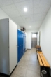 Umkleide Lager / Werkstatt / P - Einziehen & produzieren: Neuwertige Gewerbehalle mit modernen Büroflächen in Bad Oeynhausen-Lohe