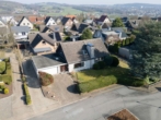 Drohnenaufnahme - Großzügiges EFH auf 777 m² Grundstück mit Doppelgarage in ruhiger Sackgassenlage