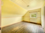 Schlafzimmer OG - Charmante Doppelhaushälfte mit großem Grundstück und viel Gestaltungsspielraum