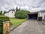 Garage - Charmante Doppelhaushälfte mit großem Grundstück und viel Gestaltungsspielraum