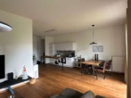 Wohn- u. Essbereich - Hochwertige 2-Zimmer-Wohnung am Stiftberg mit Balkon, Echtholzparkett und Einbauküche