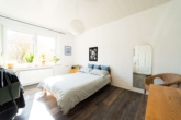 Schlafzimmer EG - Historischer Landhauscharme trifft moderne Wohnqualität – Zweifamilienhaus mit Tiny House
