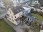 Drohnenaufnahme - Jugendstil-Ensemble mit Anbau, 531 m² Nutzfläche und flexibler Zukunftsperspektive