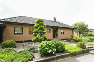 Charmanter Bungalow mit gepflegtem Garten in ruhiger Wohngegend im Herzen von Bad Oeynhausen, 32547 Bad Oeynhausen, Bungalow