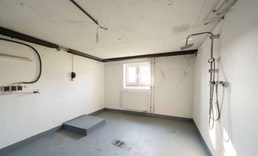 Zimmer 1 KG