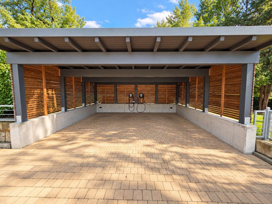Carport mit Wallboxen