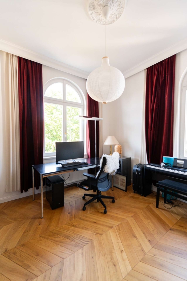 Kind / Büro / Ankleide