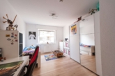 Kinderzimmer 2 - Vermietete 4-Zimmer-Wohnung mit Balkon – Ideale Kapitalanlage in zentraler Lage
