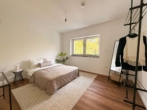 Schlafzimmer - Exklusive 2-Zimmer-Wohnung in Toplage – Balkon, Einbauküche, KfW 55 EE