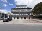 Außenansicht - Erstbezug! 2,5-Zi.-Wohnung am Herforder Stiftberg | 2 Balkone, EBK, Stellplatz